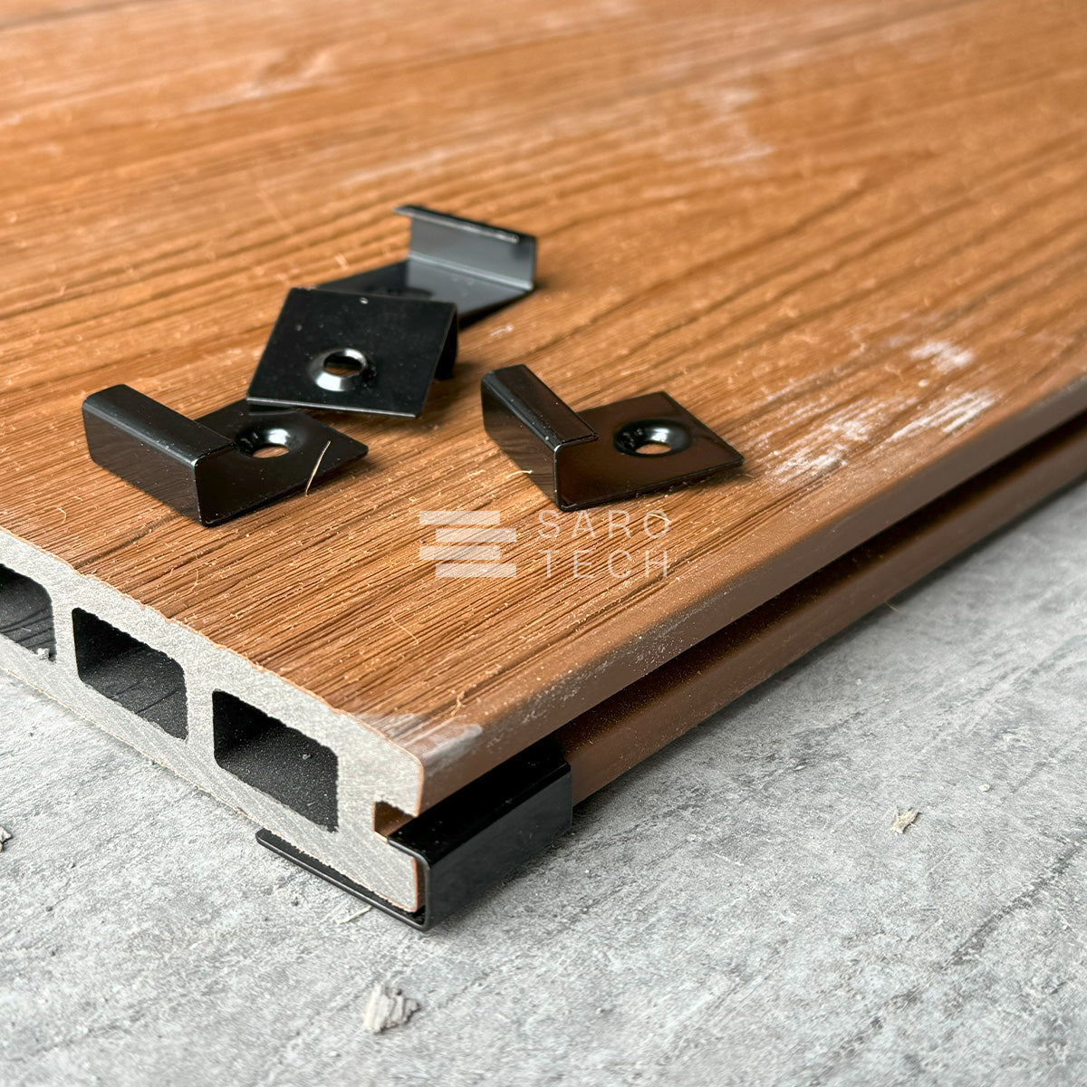 Clip Metálico de inicio para Deck y/o Wall Cladding (100 Piezas)