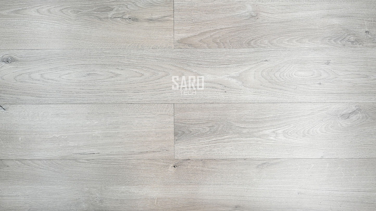 Piso LVT (Luxury Vinyl Tile)